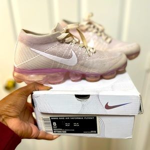 Womens NIKE AIR VAPORMAX PLYKNIT in lavender